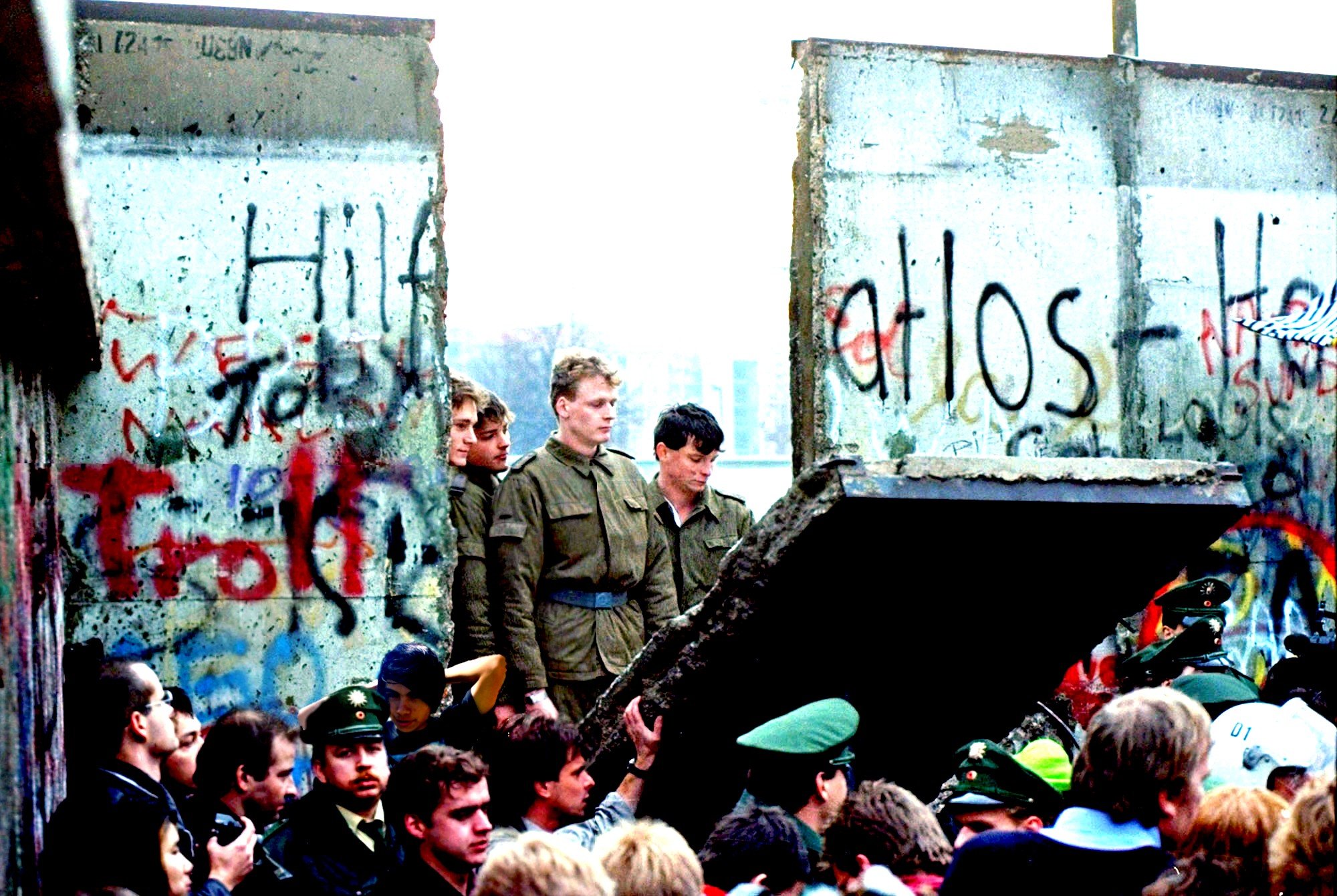 A 30 años de la caída del Muro de Berlín, continúa la desigualdad entre este y oeste