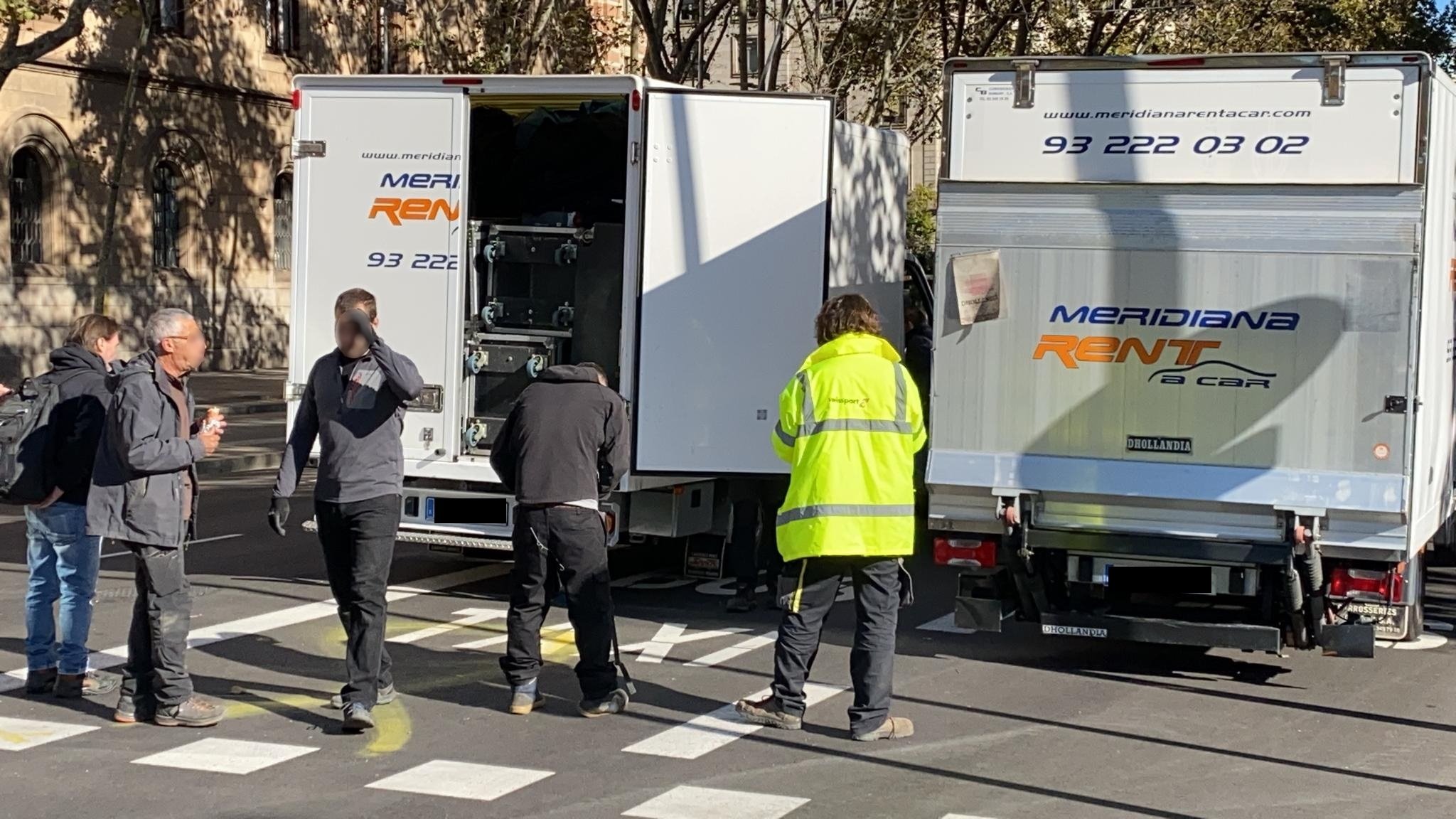 Furgonetes escenari Tsunami plaça universitat 9N