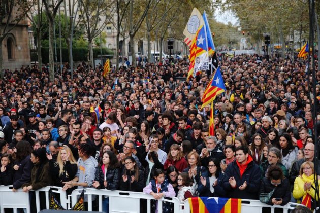 EL NACIONAL acto tsunami jornada reflexio plaza universidad - Sergi Alcàzar