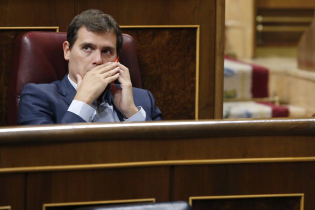 albert rivera trucant telefon mobil efe