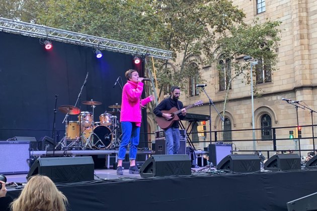 la folie plaça universitat jornada reflexió - adria rovira