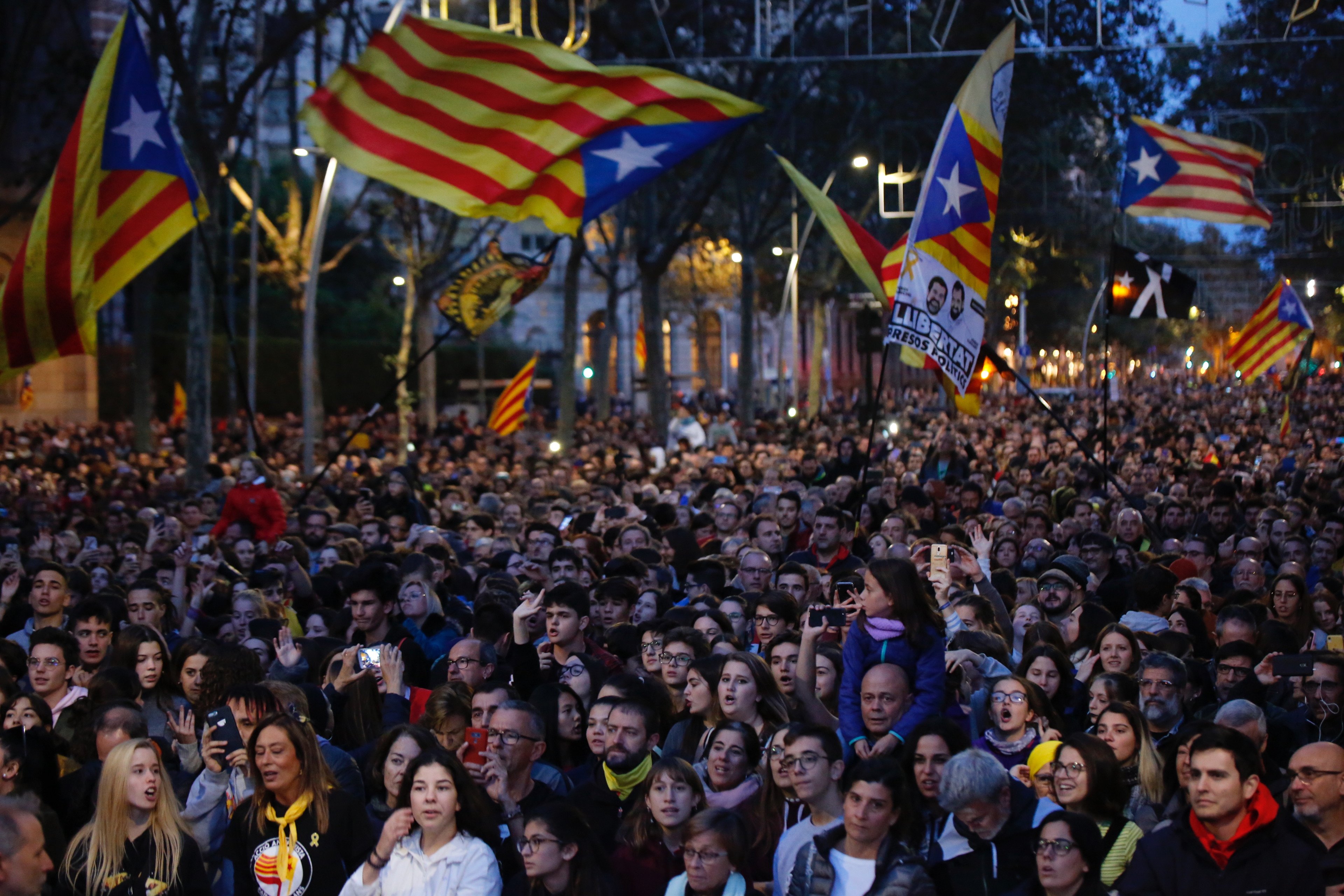 Tsunami Democràtic advierte: "El lunes, todo a punto. Va en serio"