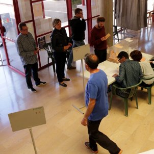 col·legi electoral Ajuntament Alcanar ACN col·legi electoral Ajuntament Alcanar ACN