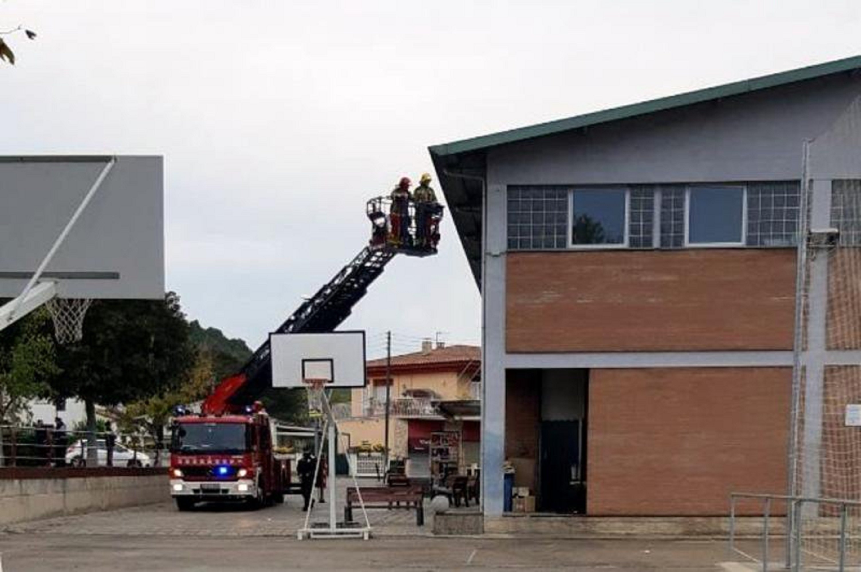 La JEC ordena retirar llaços grocs d'un col·legi de Sarrià de Ter