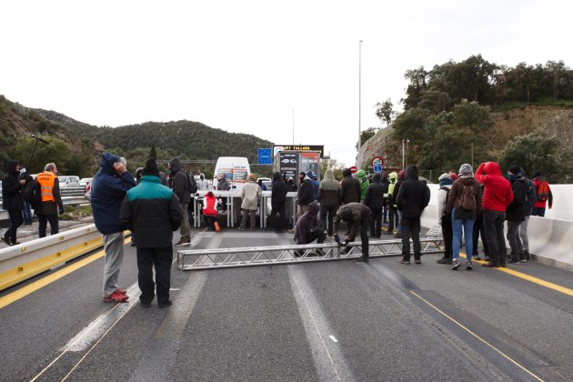 Tsunami Democràtic corta lo ap-7 en la Jonquera - Mireia Comas