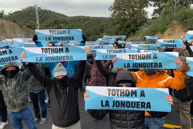 Tall la Jonquera Tsunami Democràtic - Mireia Comas Tall la Jonquera Tsunami Democràtic - Mireia Comas