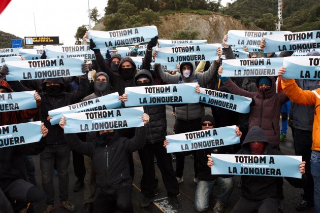 Tsunami corte|trozo Jonquera 6 Mireia Comas