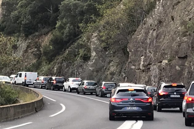 Corte|Trozo Jonquera carretera Pertús gema|yema Liñán