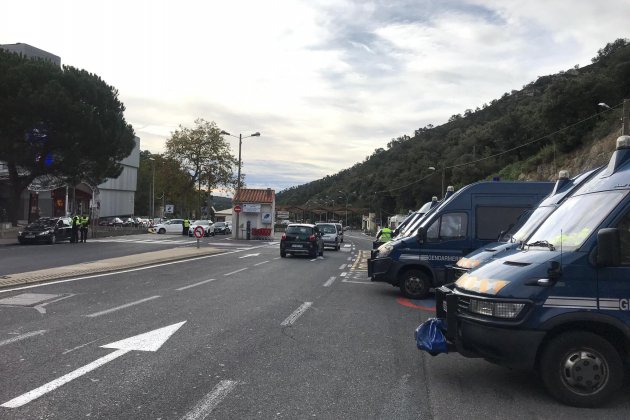 Corte|Trozo Jonquera Pertús policía francesa gema|yema Liñán