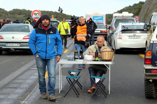 Tsunami corte|trozo Jonquera desayunar a ACN