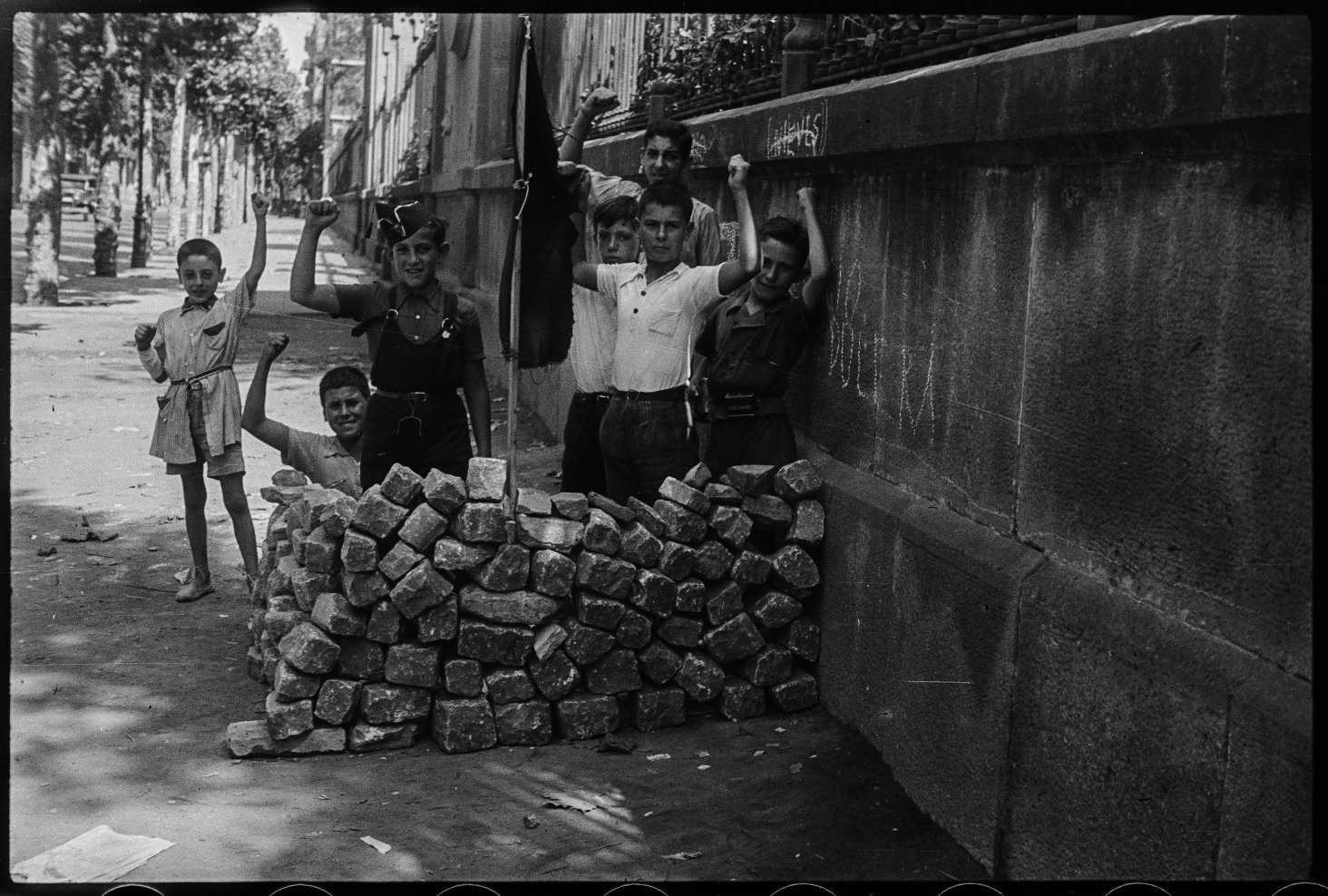 'La capsa vermella': las fotografías de la dolorosa guerra de Antoni Campañà