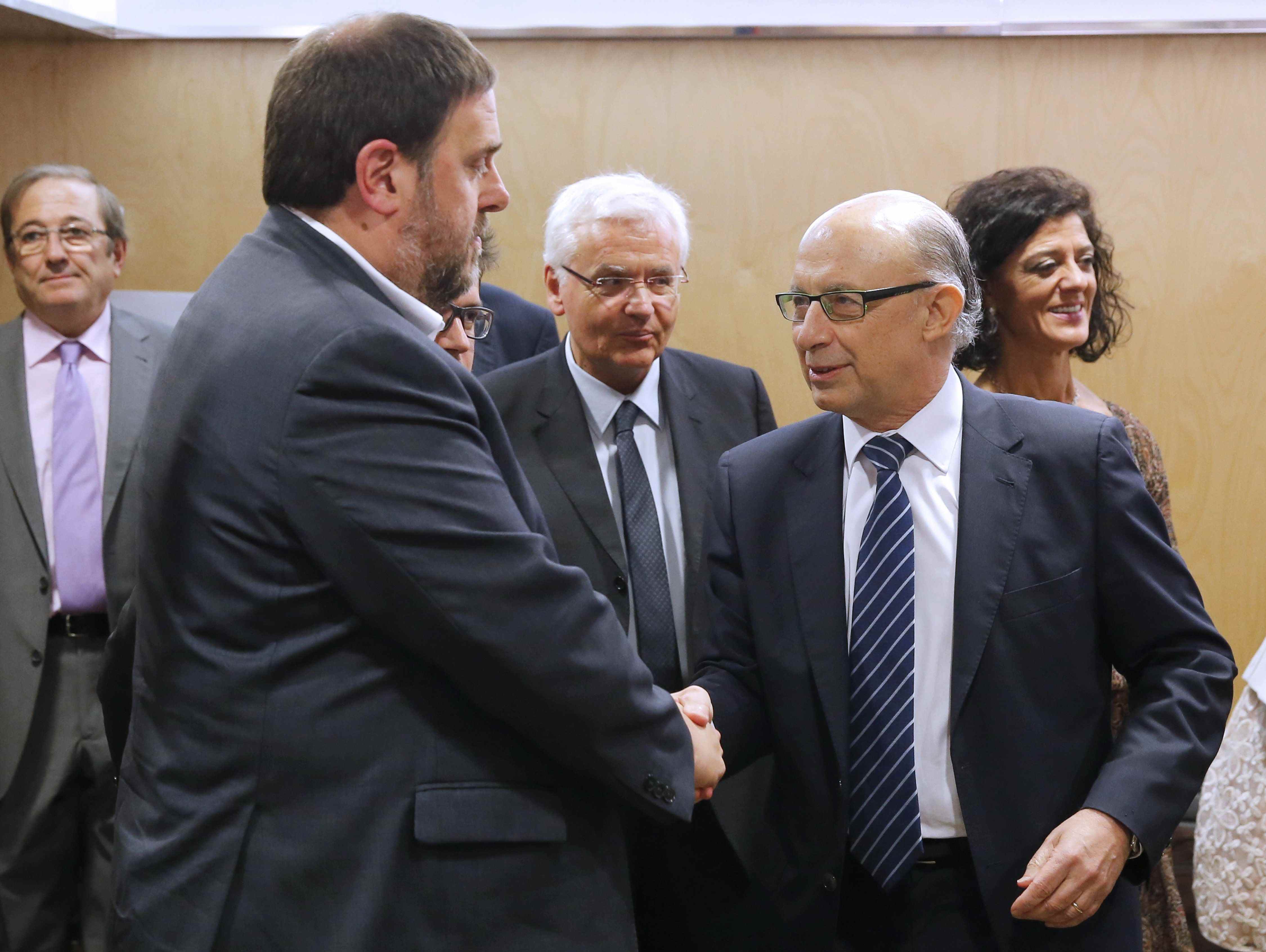 Montoro aprova el dèficit només amb el suport de les comunitats del PP