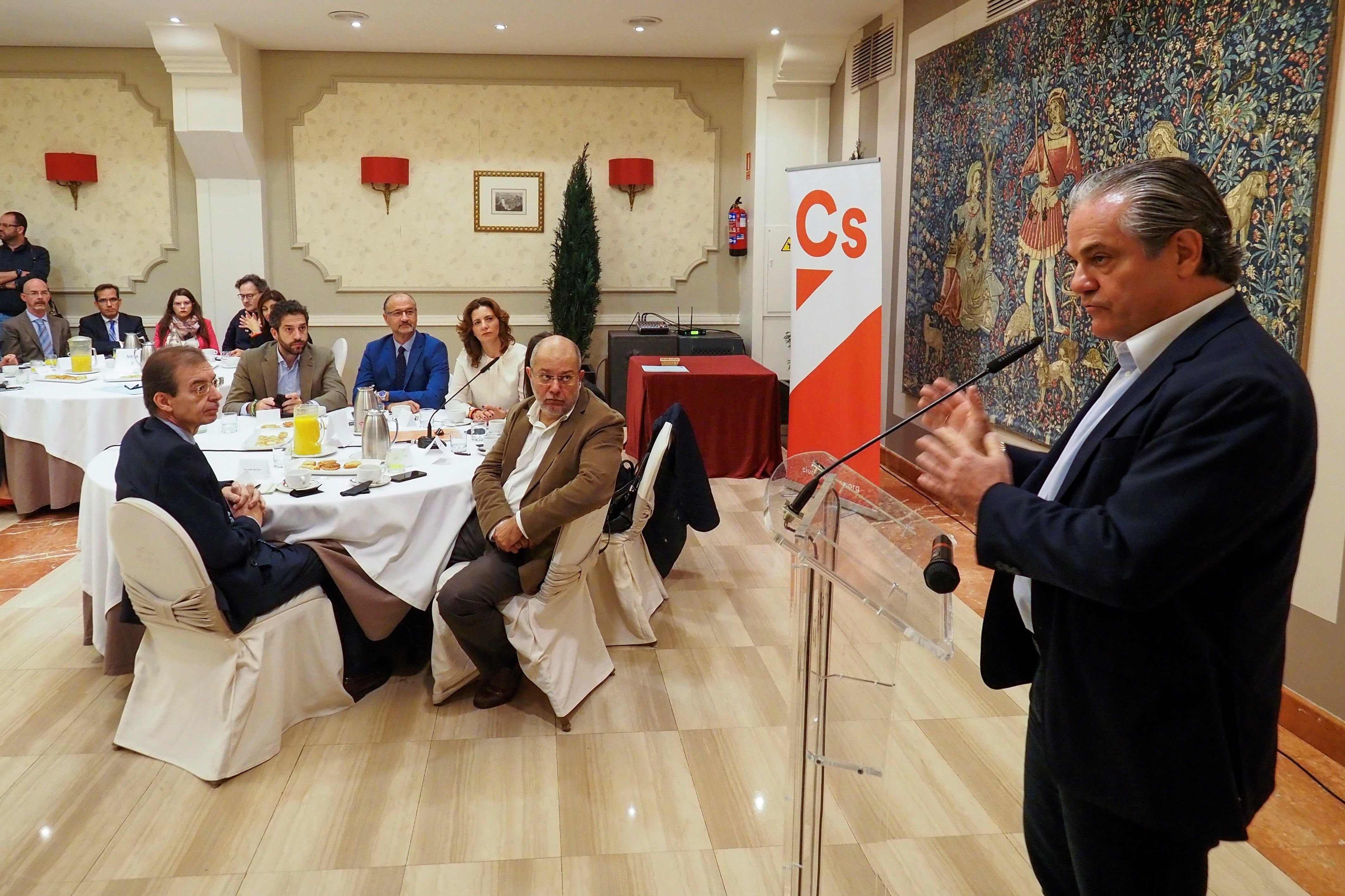 Marcos de Quinto sigue los pasos de Rivera y abandonará la formación