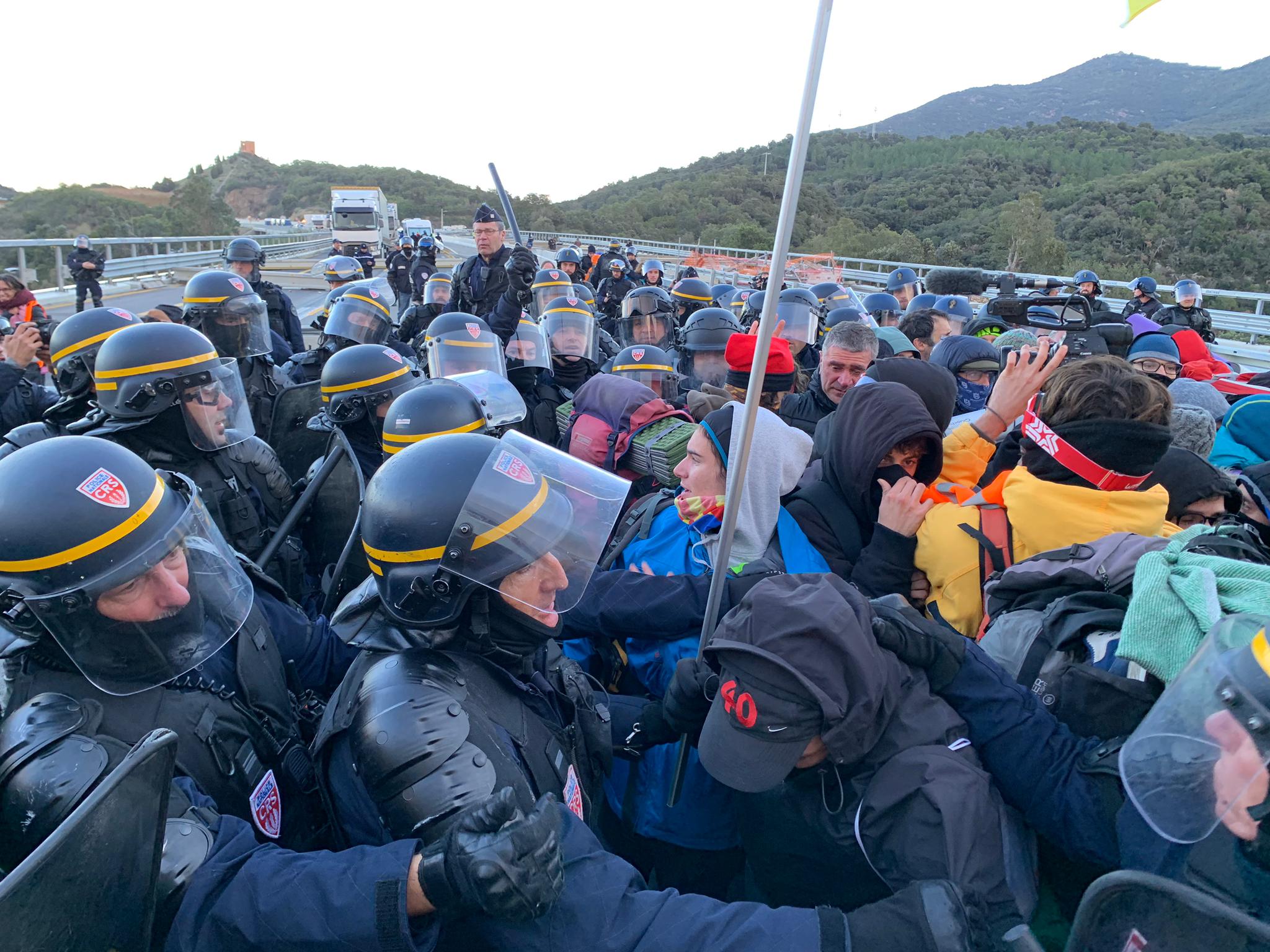 Junts eleva a Europa el caso del trabajador de Ryanair despedido por protestar con el Tsunami