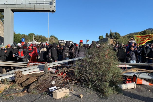 tall Jonquera segon dia Tsunami fronteras Espanya   Mireia Comas