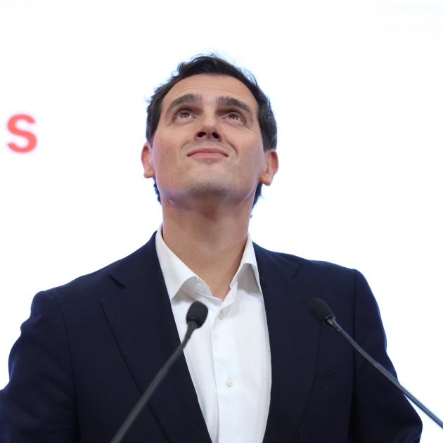 Albert Rivera marcha mira en el cielo EFE