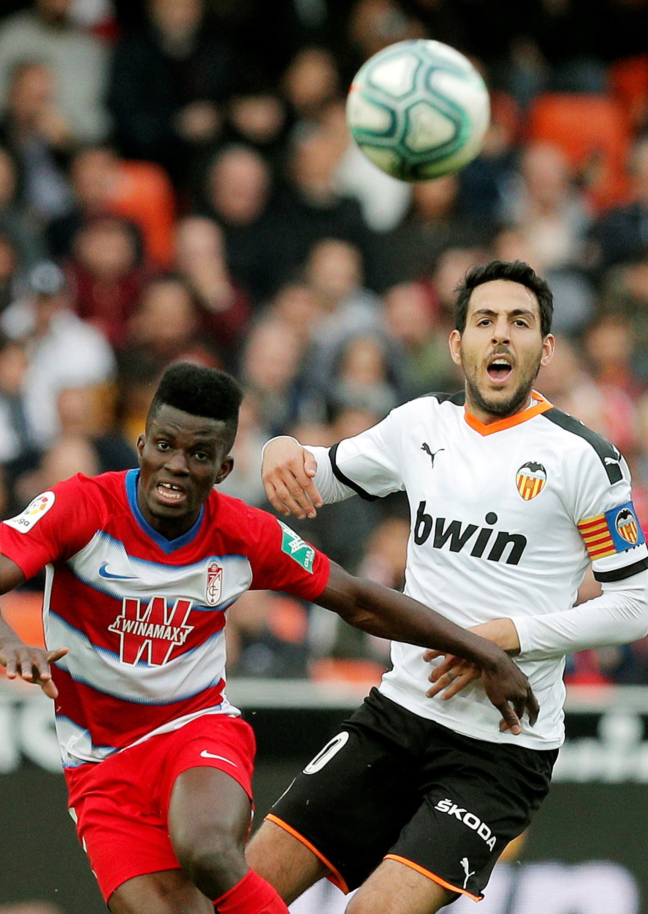 Nou curs, mateixos vicis: 19 dels 20 equips de Primera estan lligats al joc online