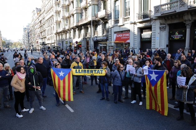 Concentració consolat francès Barcrelona CDR - Sergi Alcàzar