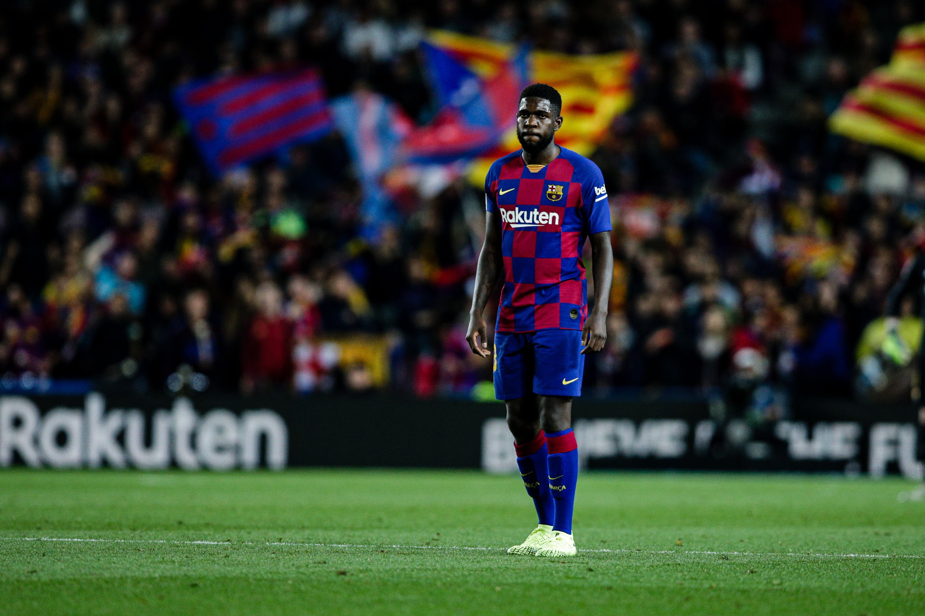 El Barça perd la paciència amb Umtiti: o accepta una oferta o l'acomiadaran
