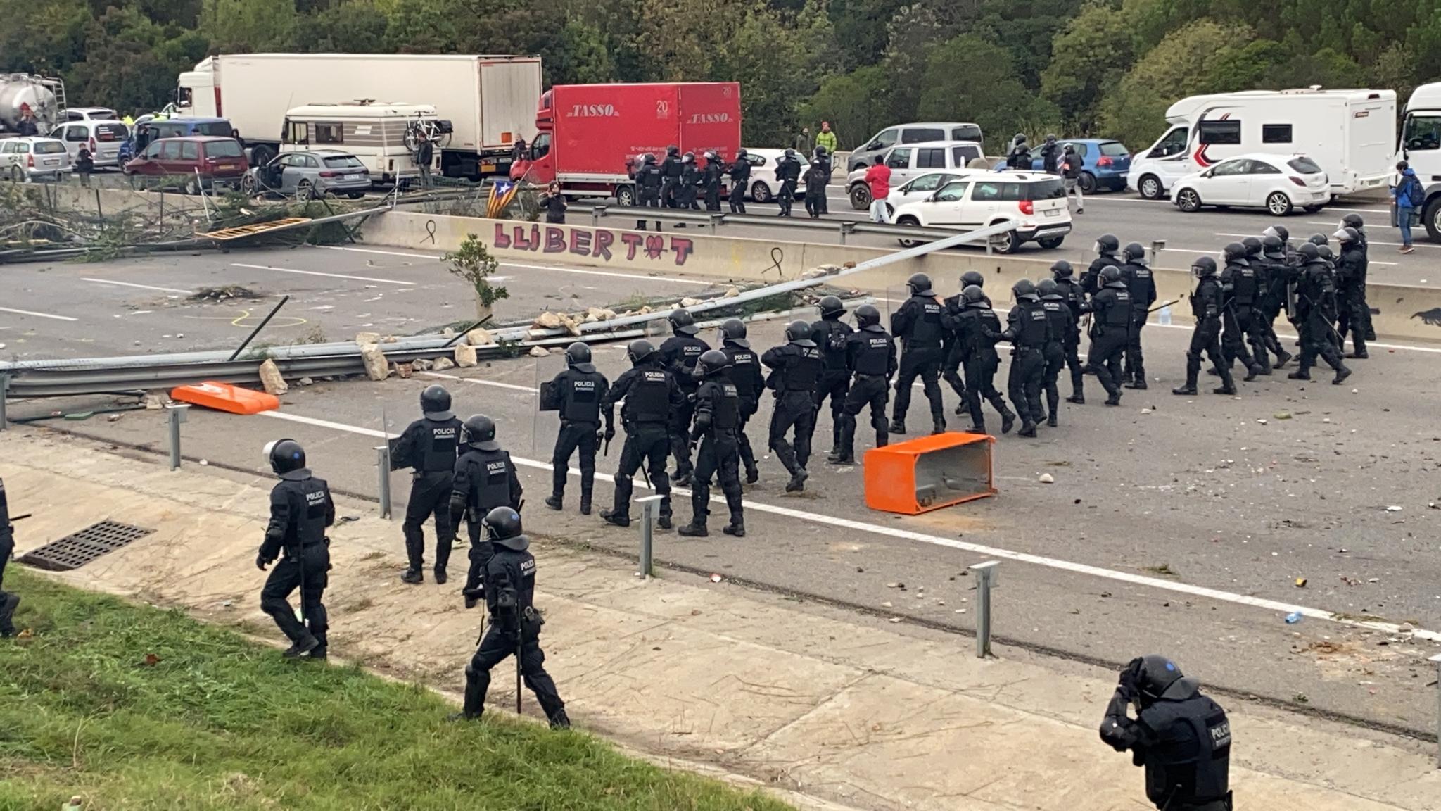 La policía española denuncia a dos sobrinos de Torra por el corte de la AP-7 y las protestas en Salt