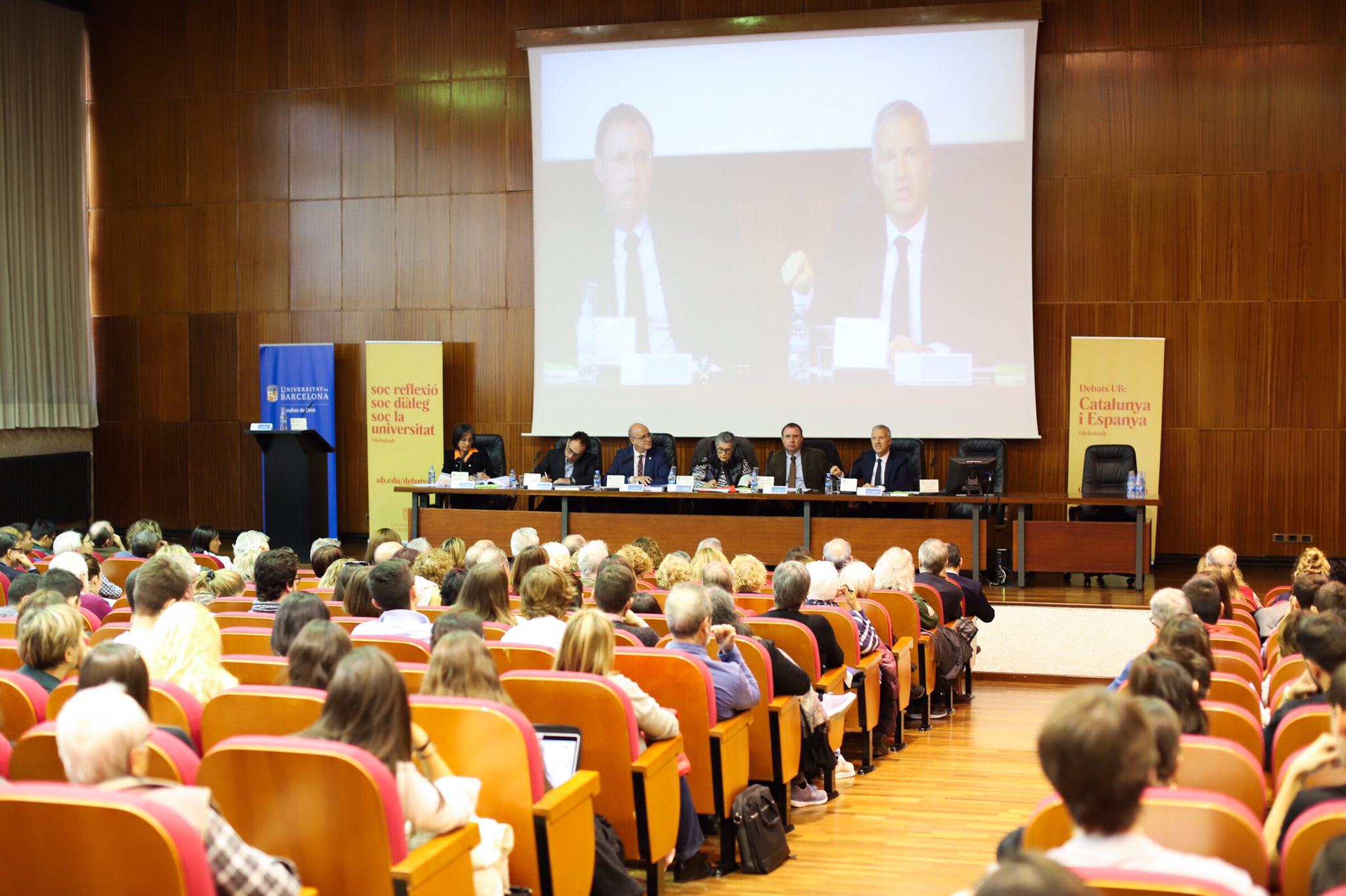 El debat sobre la sentència arriba a la facultat de Dret de la UB