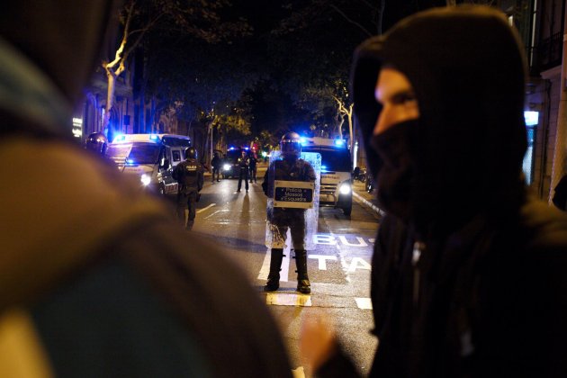 ELNACIONAL cdr encapuchado calle brezo mallorca - mireia comas