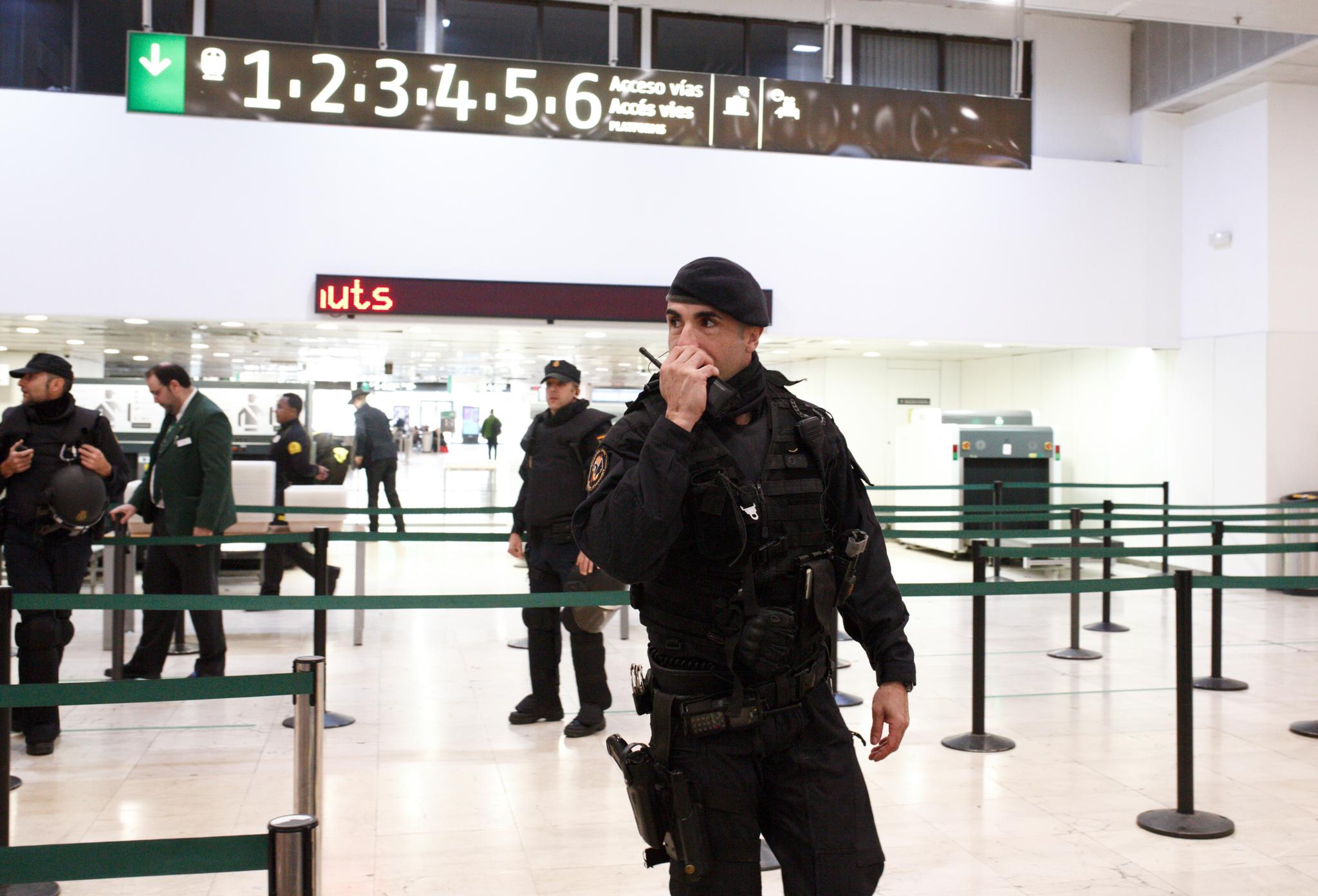 L'acció sorpresa dels CDR: bloquejar l'estació de Sants