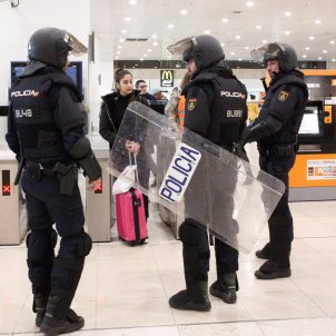 Premi als policies desplaçats a Catalunya: Marlaska en condecora 320