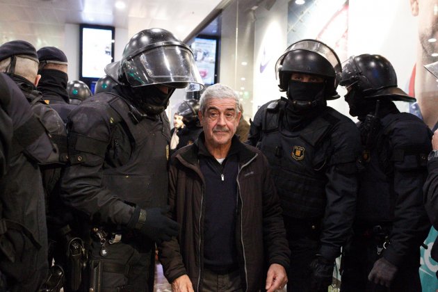 Manifestants estació Sants CDR 2   Mireia Comas