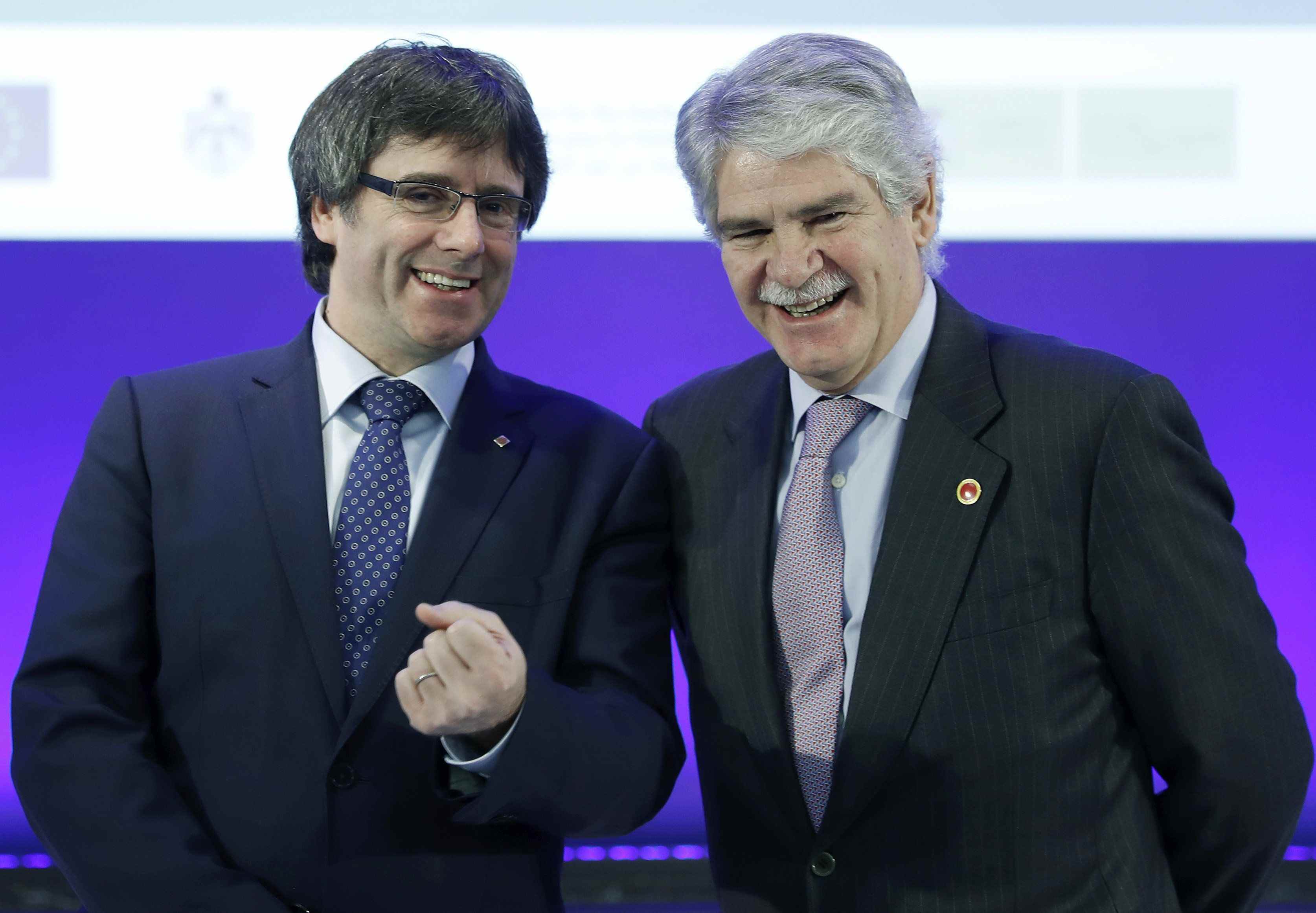 Dastis renya els ambaixadors per ser "passius" amb el procés