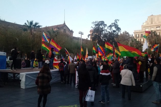 manifestacio bolivia plaça universitat - rob king