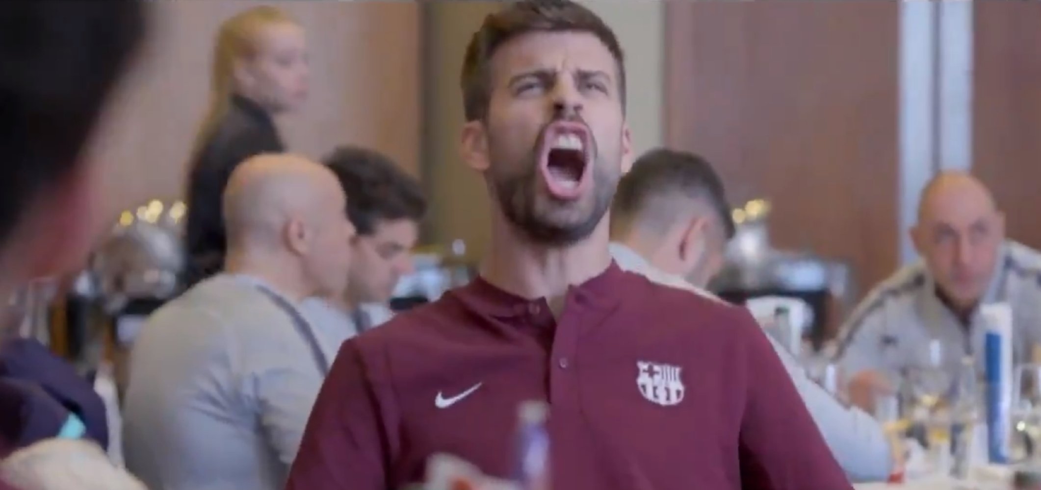 Piqué i Suárez posen el punt d'humor al nou documental del Barça