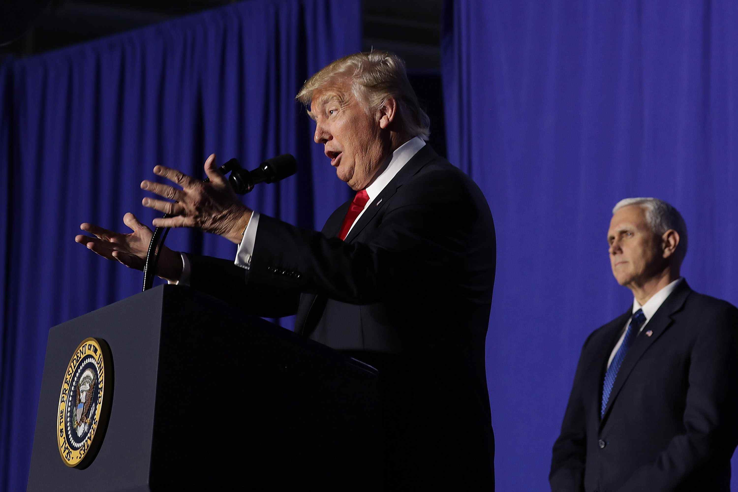 Trump critica la posada en llibertat del "traïdor" Chelsea Manning