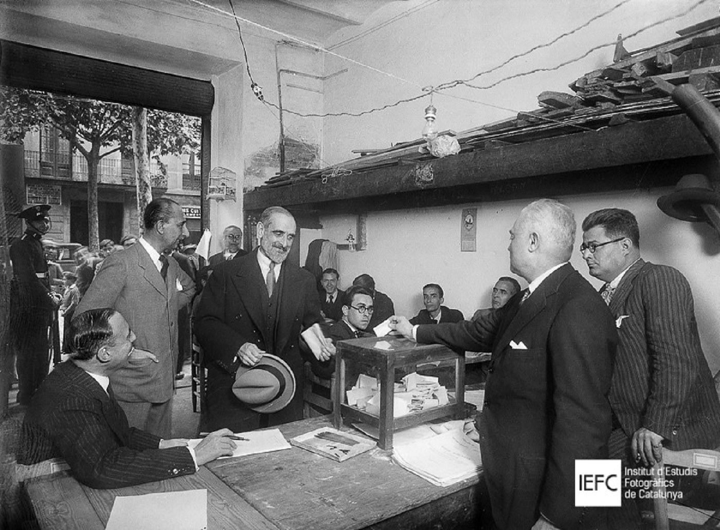 Se celebran las segundas elecciones generales de la República