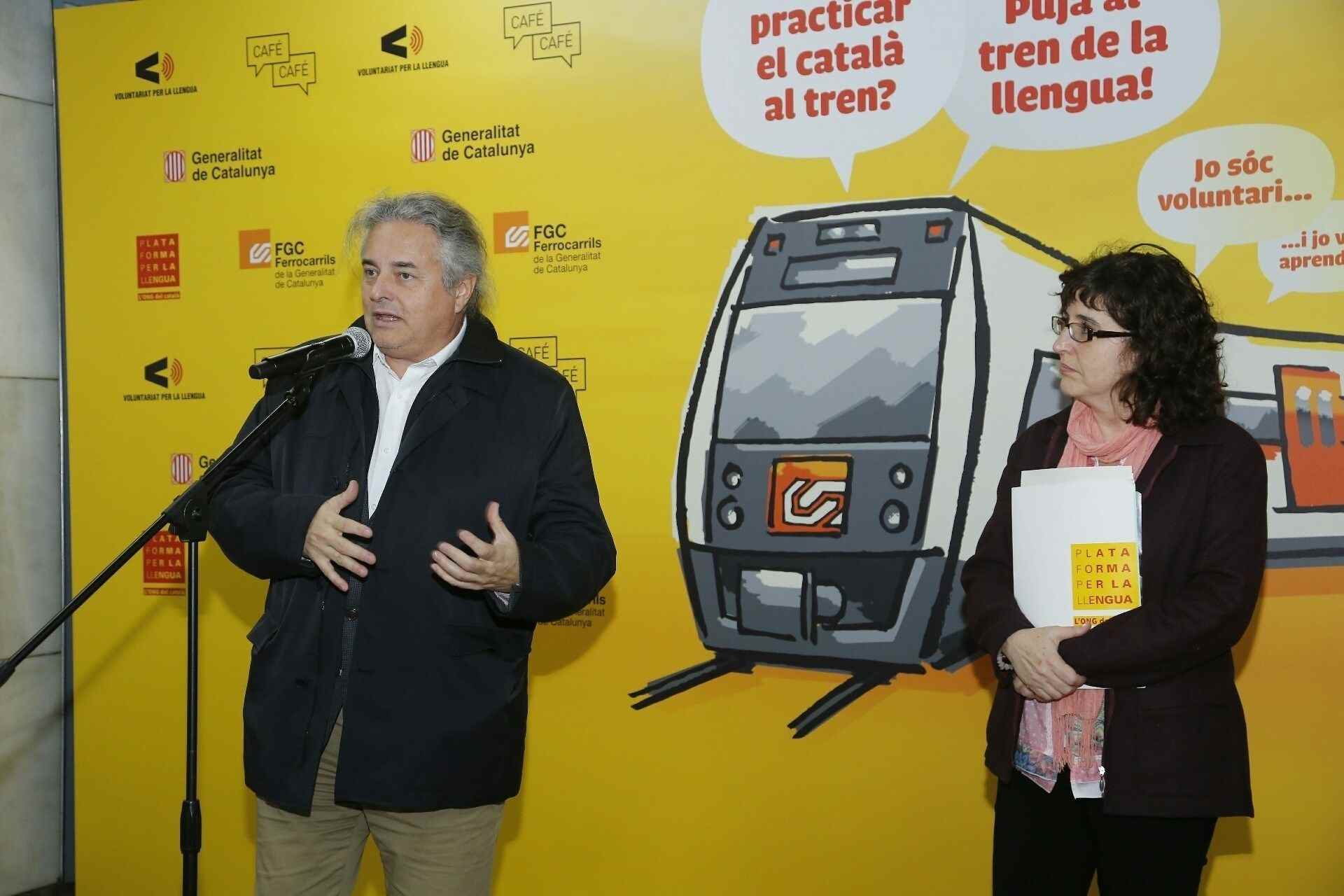 El Tren de la llengua de FGC incentiva el català entre els viatgers