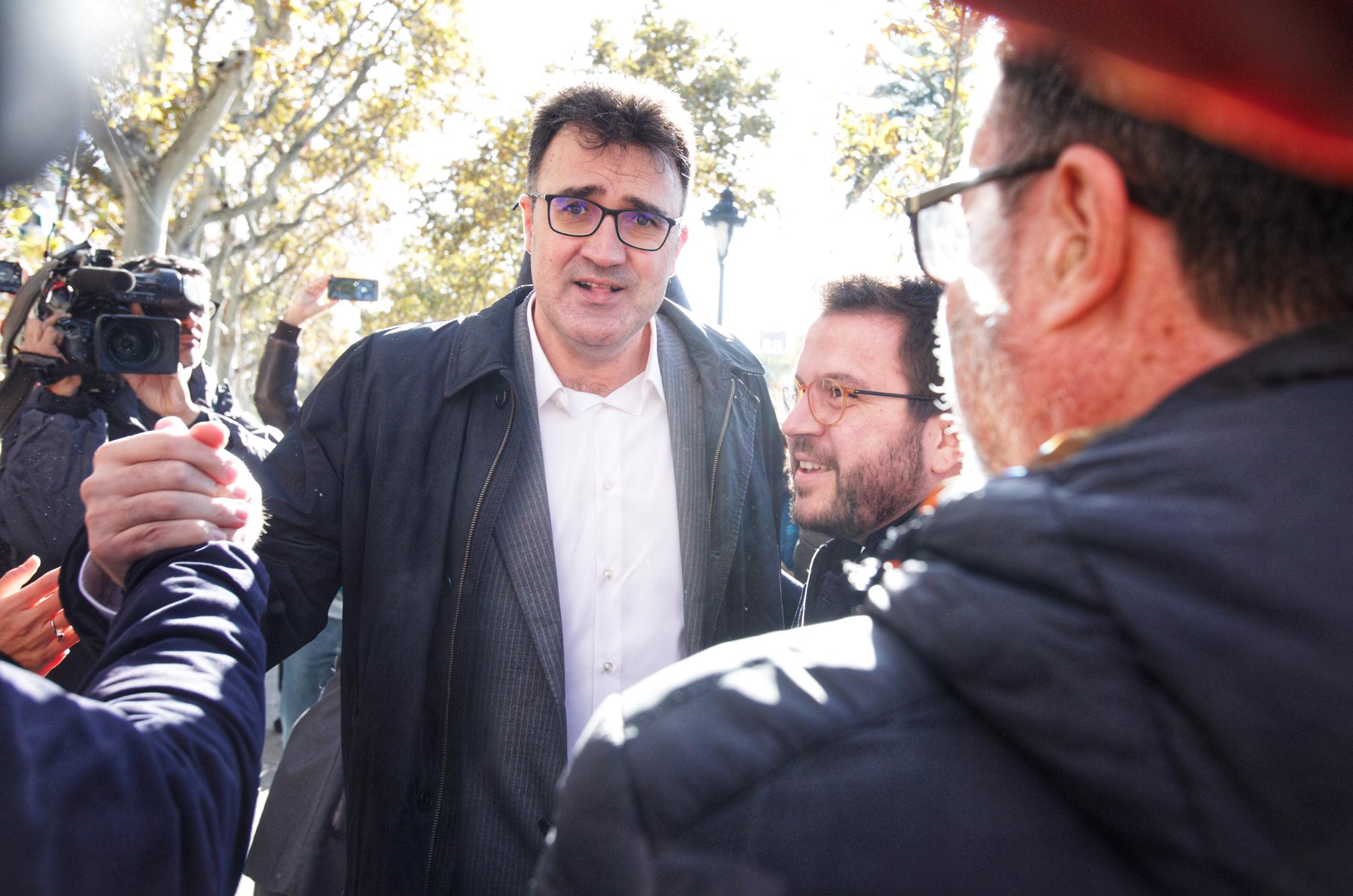 Concentración de apoyo a Salvadó antes de declarar en el TSJC: "La represión no nos parará"