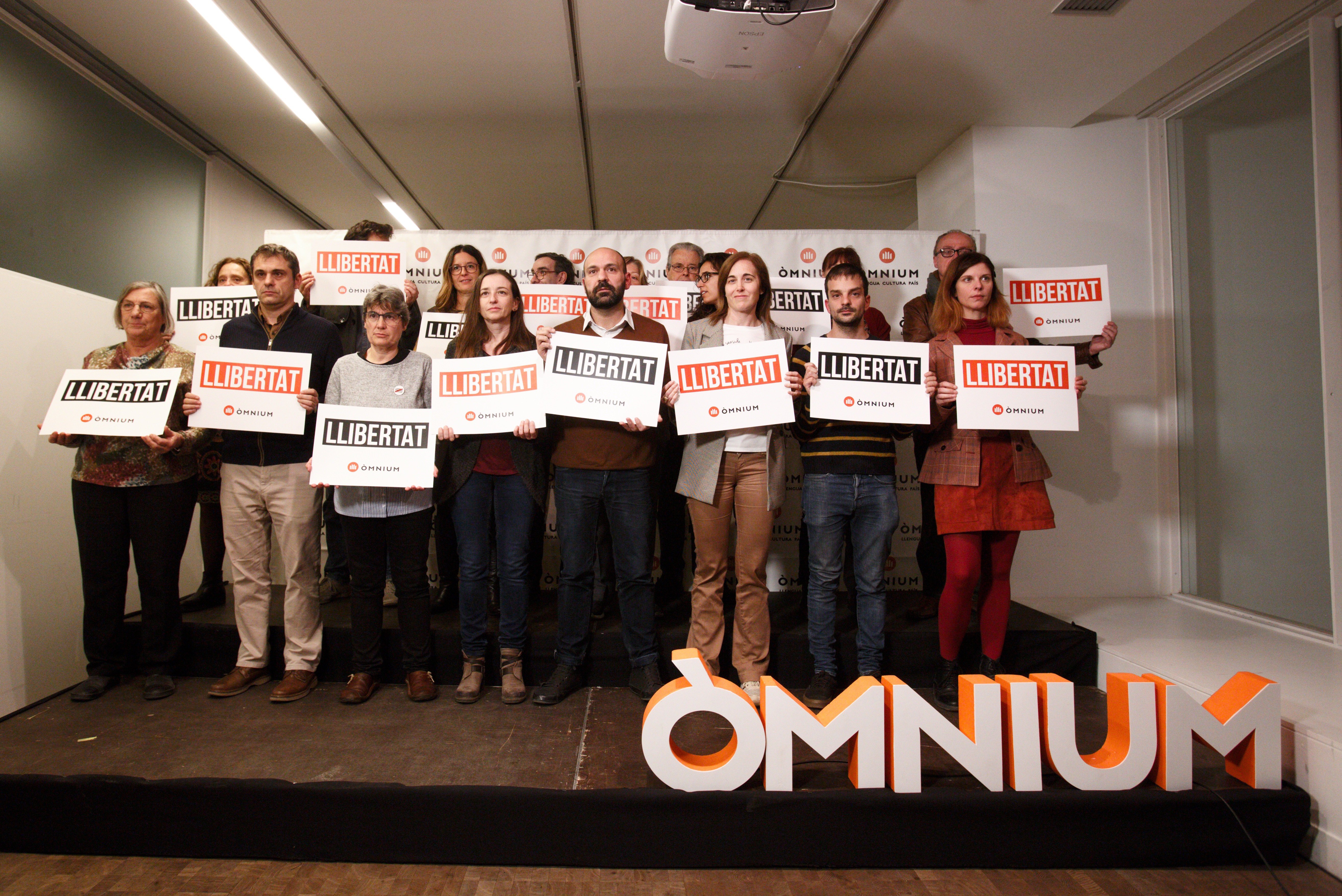 Òmnium advierte a Sánchez e Iglesias que no deben ignorar a Amnistía Internacional