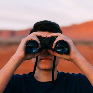 Binoculars (Pixabay) Binoculars (Pixabay)