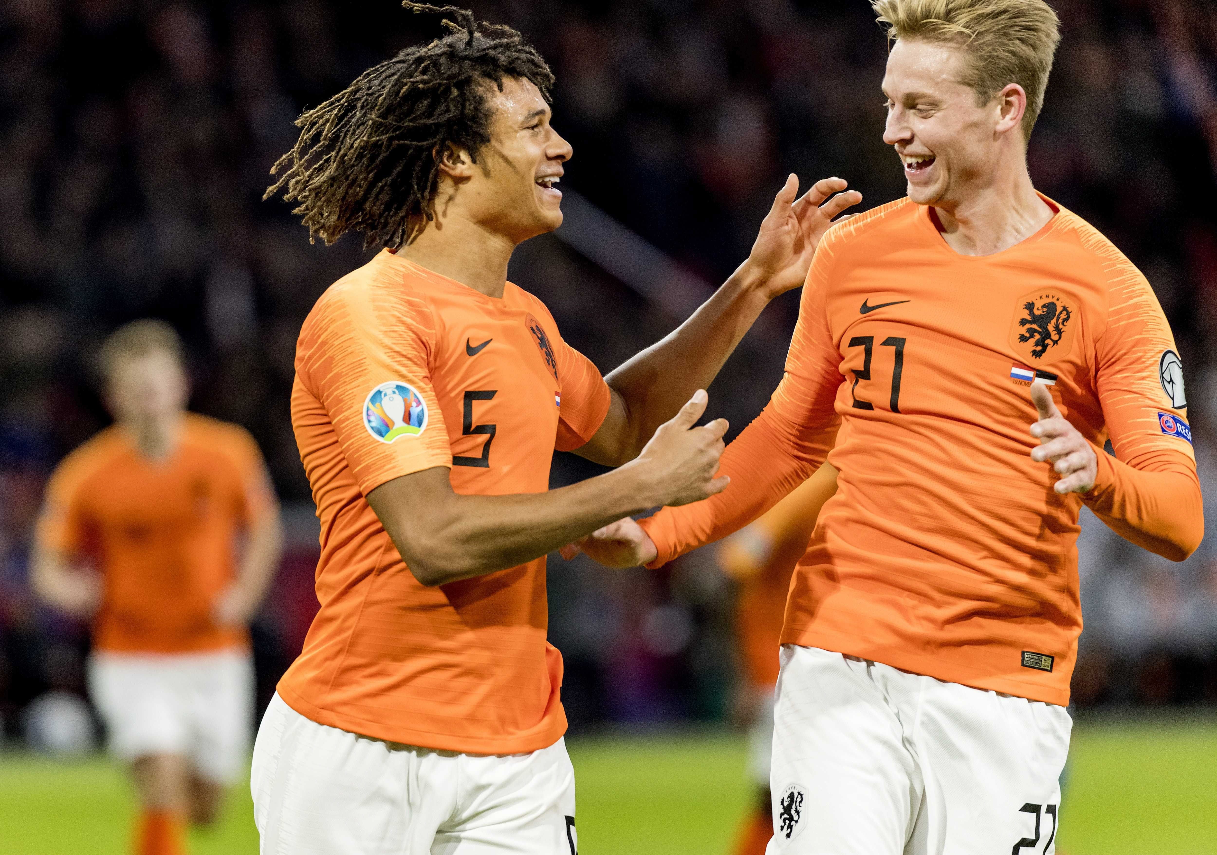 El aplaudido gesto de De Jong y Wijnaldum contra el racismo