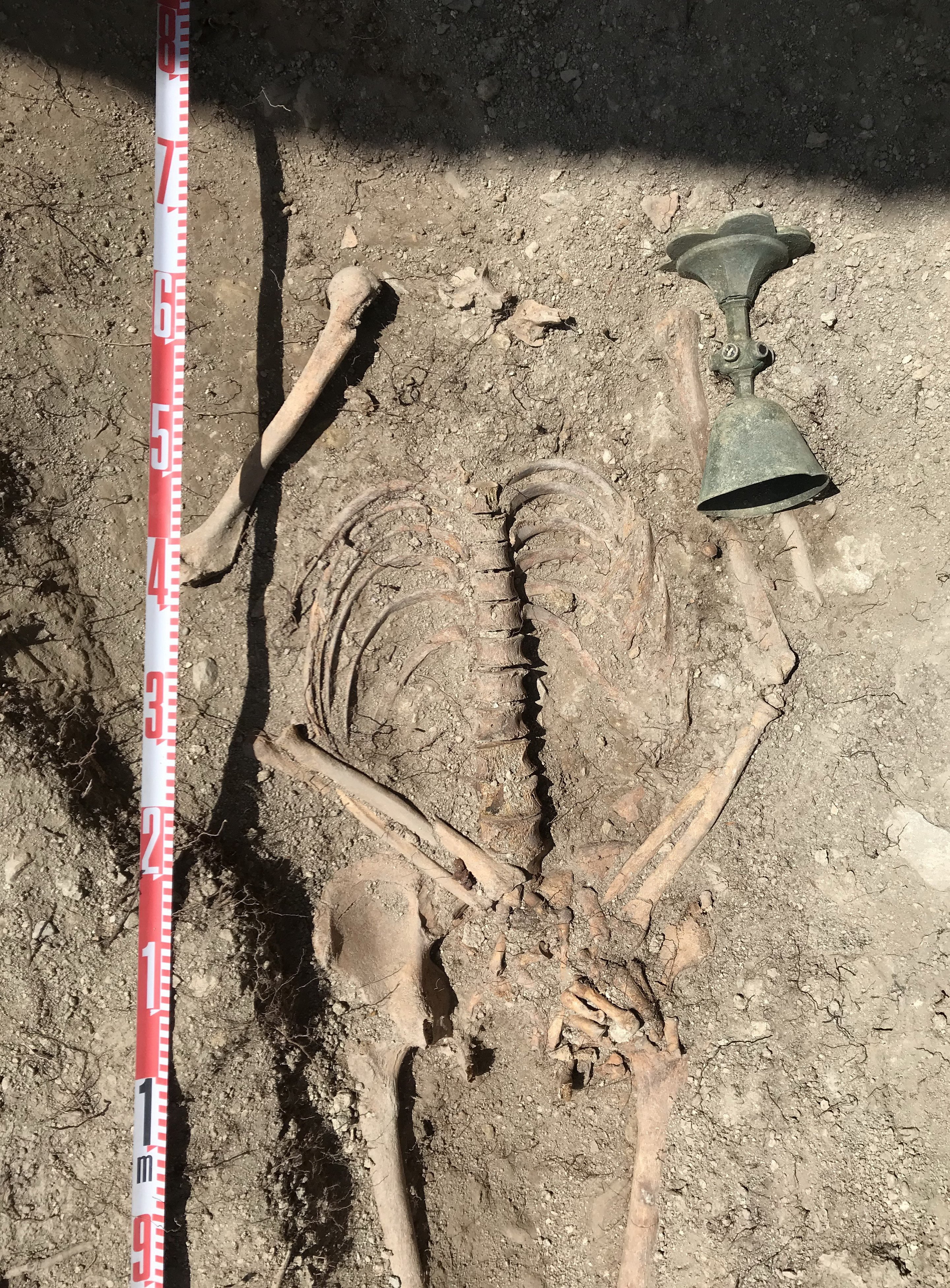 03. excavacions Castell Besora Calze i enterrament. ATICS SL (1)
