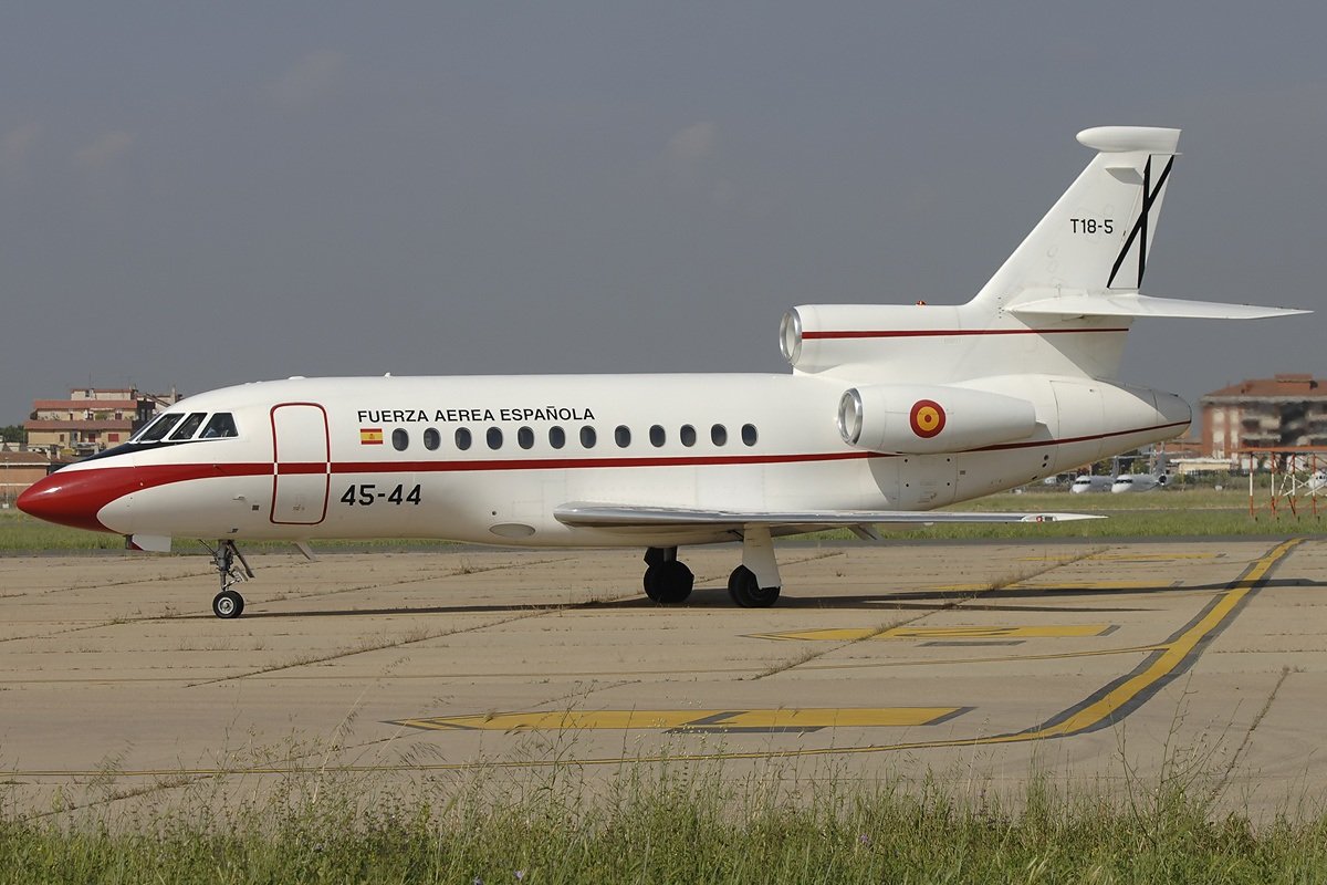 Ni cava ni vi català al càtering dels avions del Rei i Sánchez