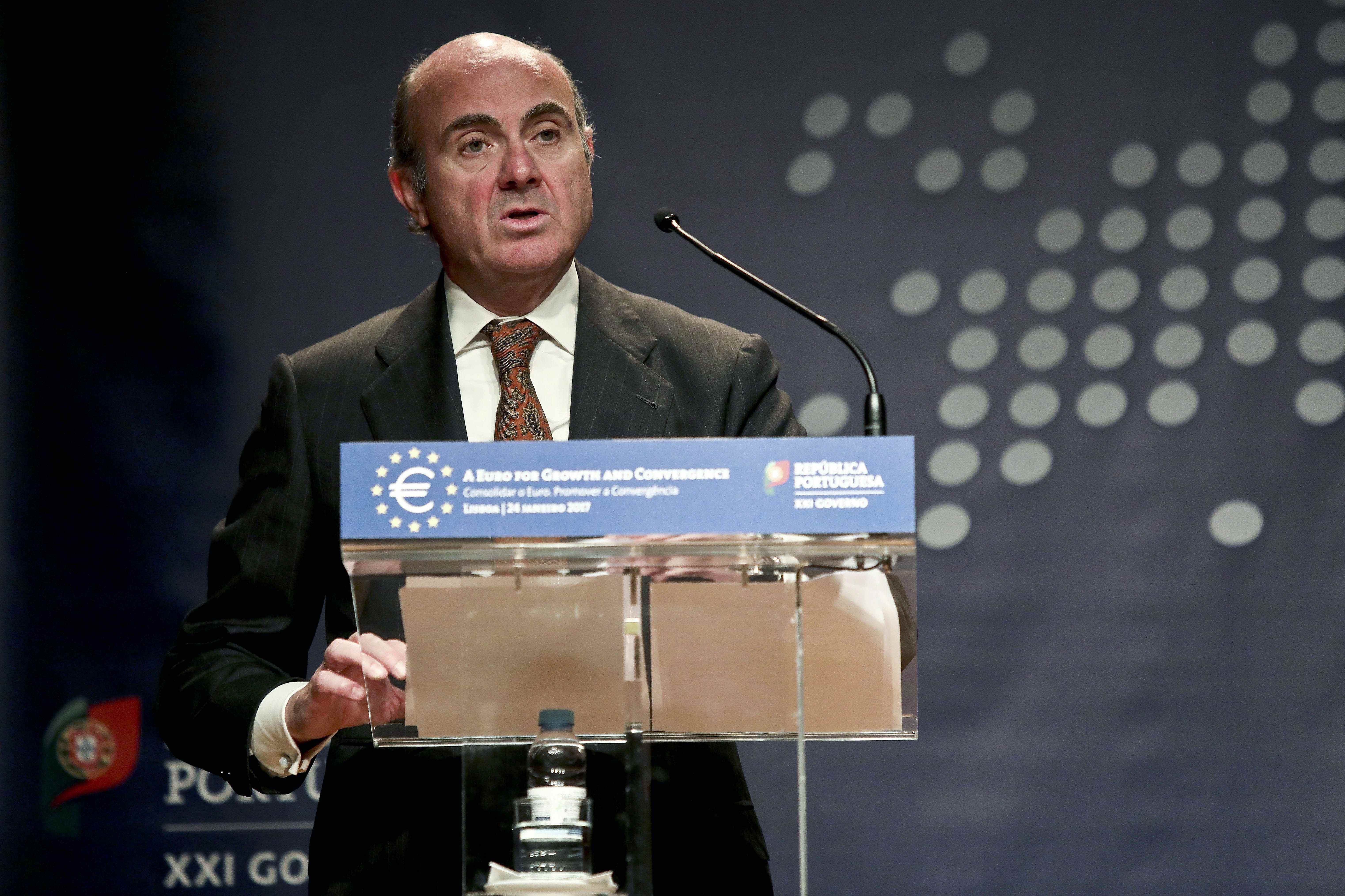 De Guindos confia que "ningú utilitzi dades fiscals amb finalitats polítiques"