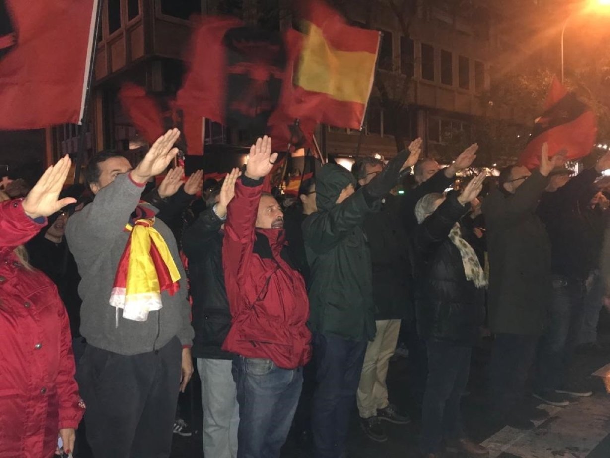 La Falange sale a la calle: "España no se vota ni se negocia"