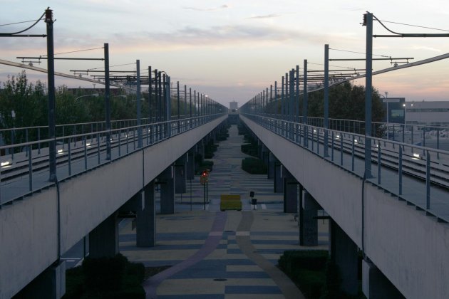 Zona franca metro viaducte Daaioo Viquipèdia CC BY SA 4.0