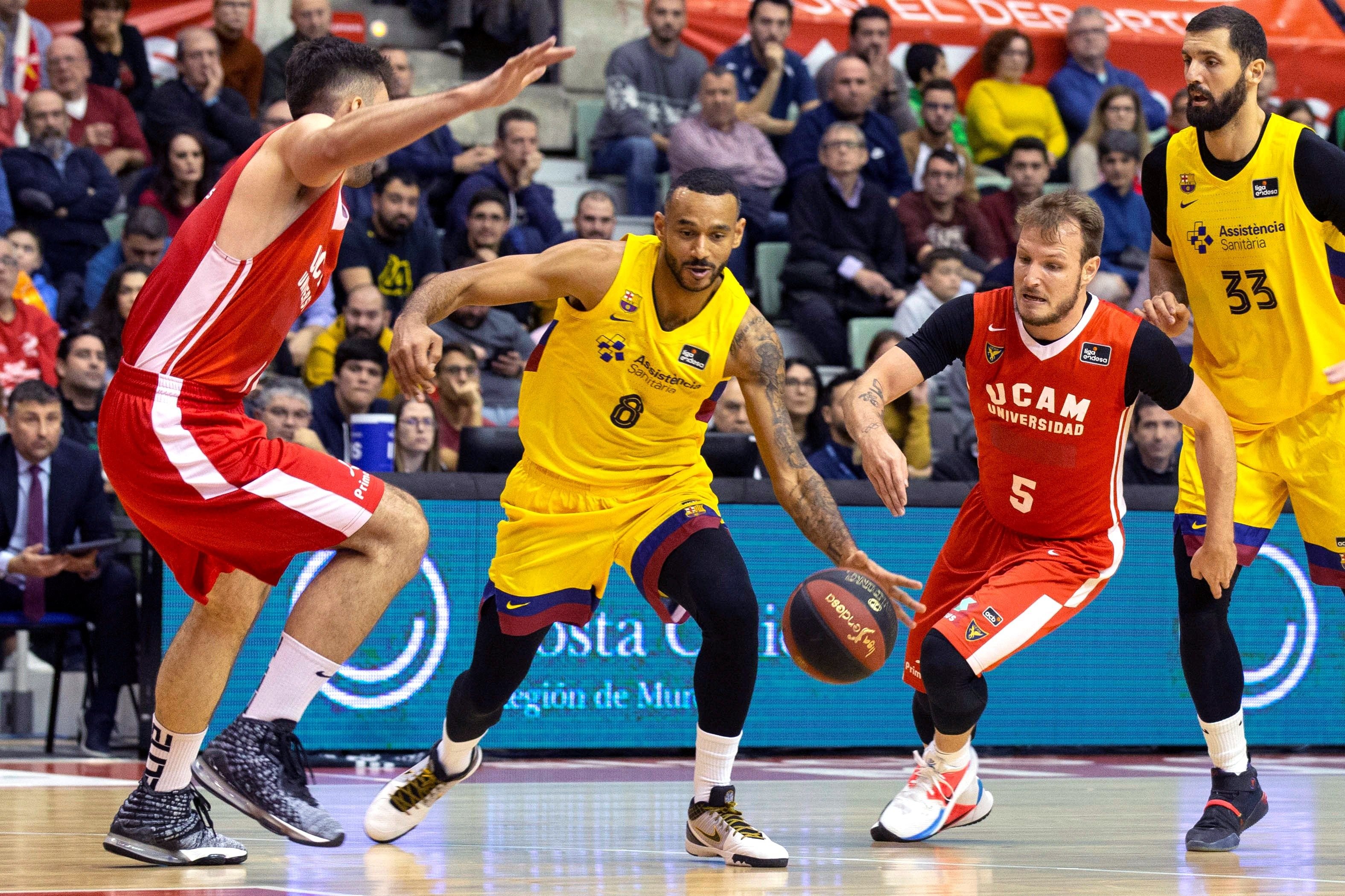 Victoria trabajada del Barça en Murcia para seguir presionando al Madrid (83-87)