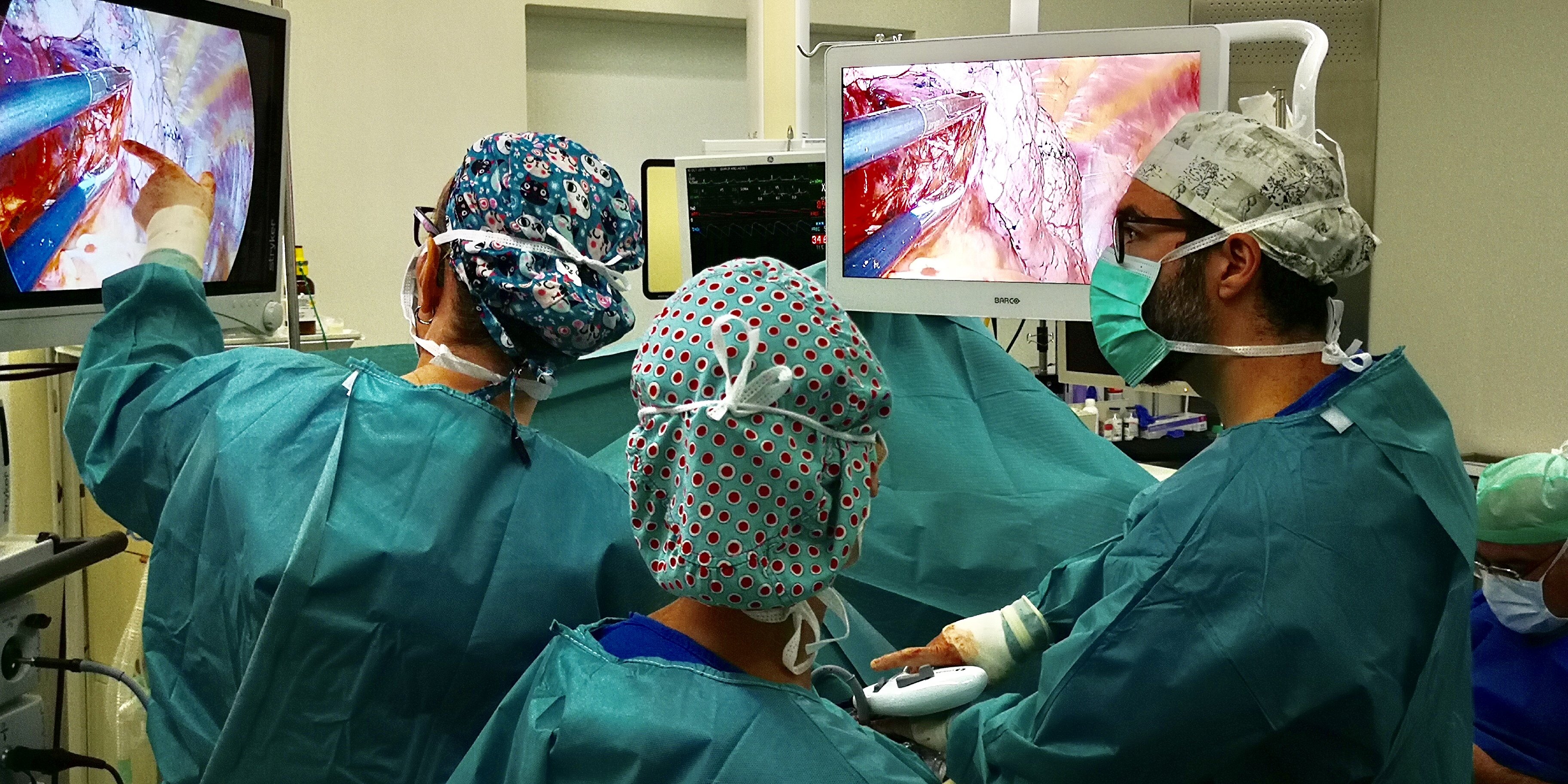 Operació pionera per extirpar el càncer de pulmó a l'hospital de Sant Pau