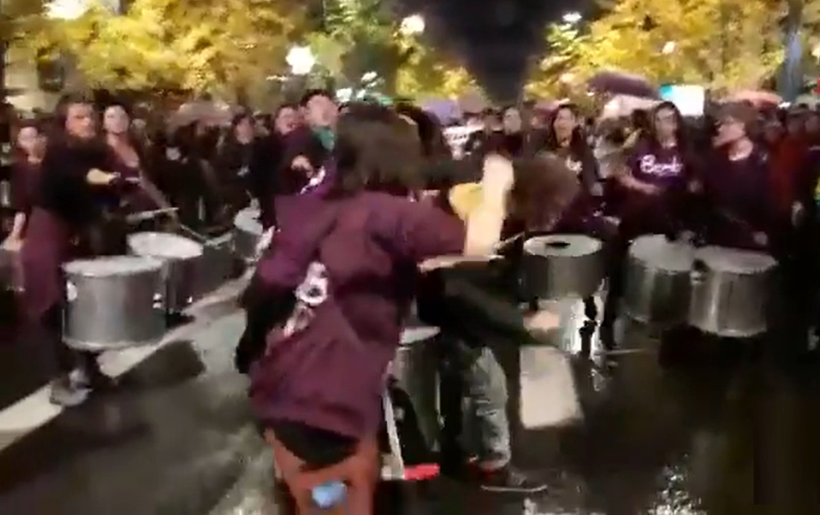 Un hombre irrumpe con un arma blanca en la manifestación contra la violencia de género en Granada