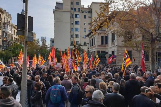 CCOO UGT manifestació contra TC acomiadaments @ccoocatalunya