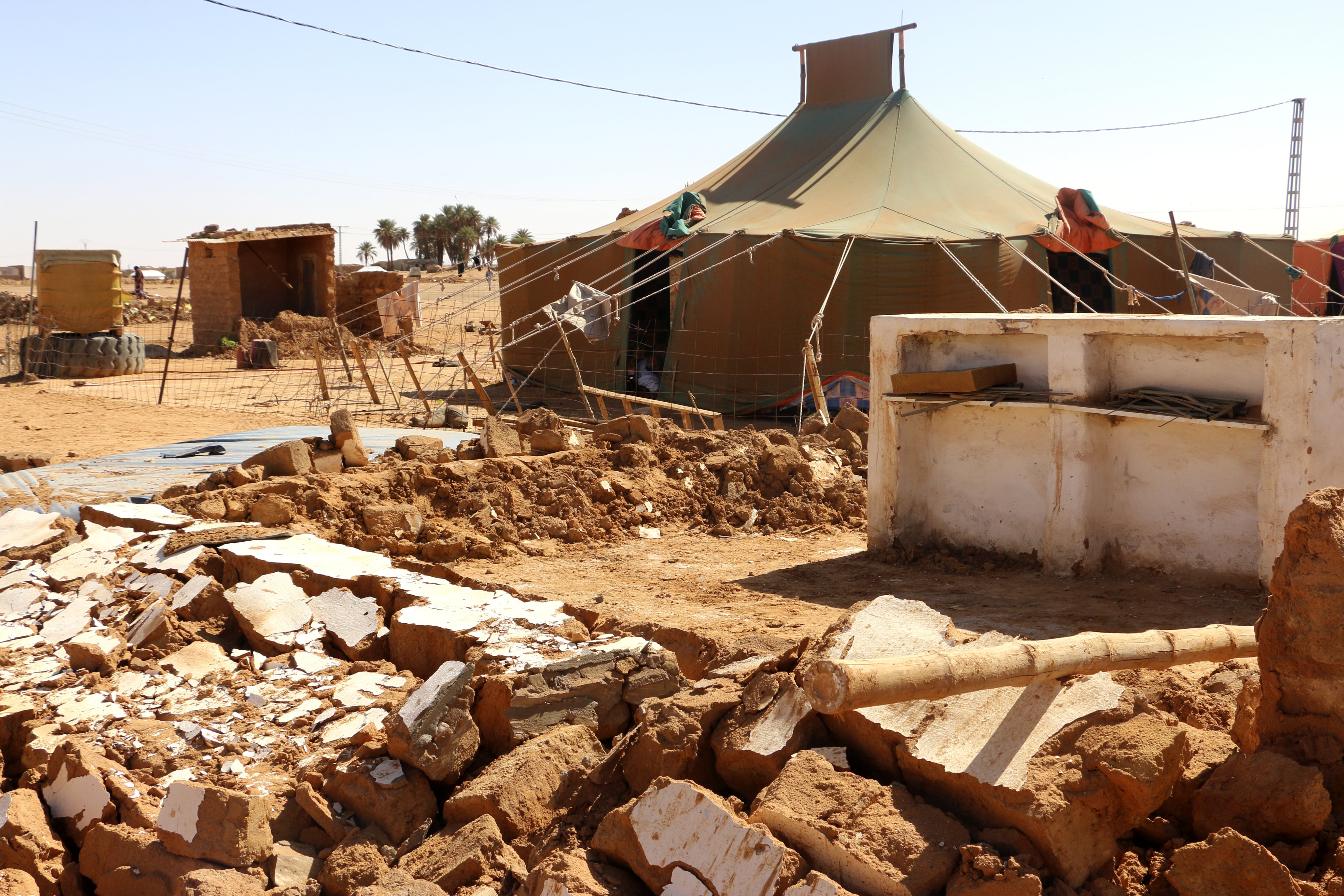 Exteriors desaconsella viatjar als camps sahrauís de Tinduf per activitat terrorista