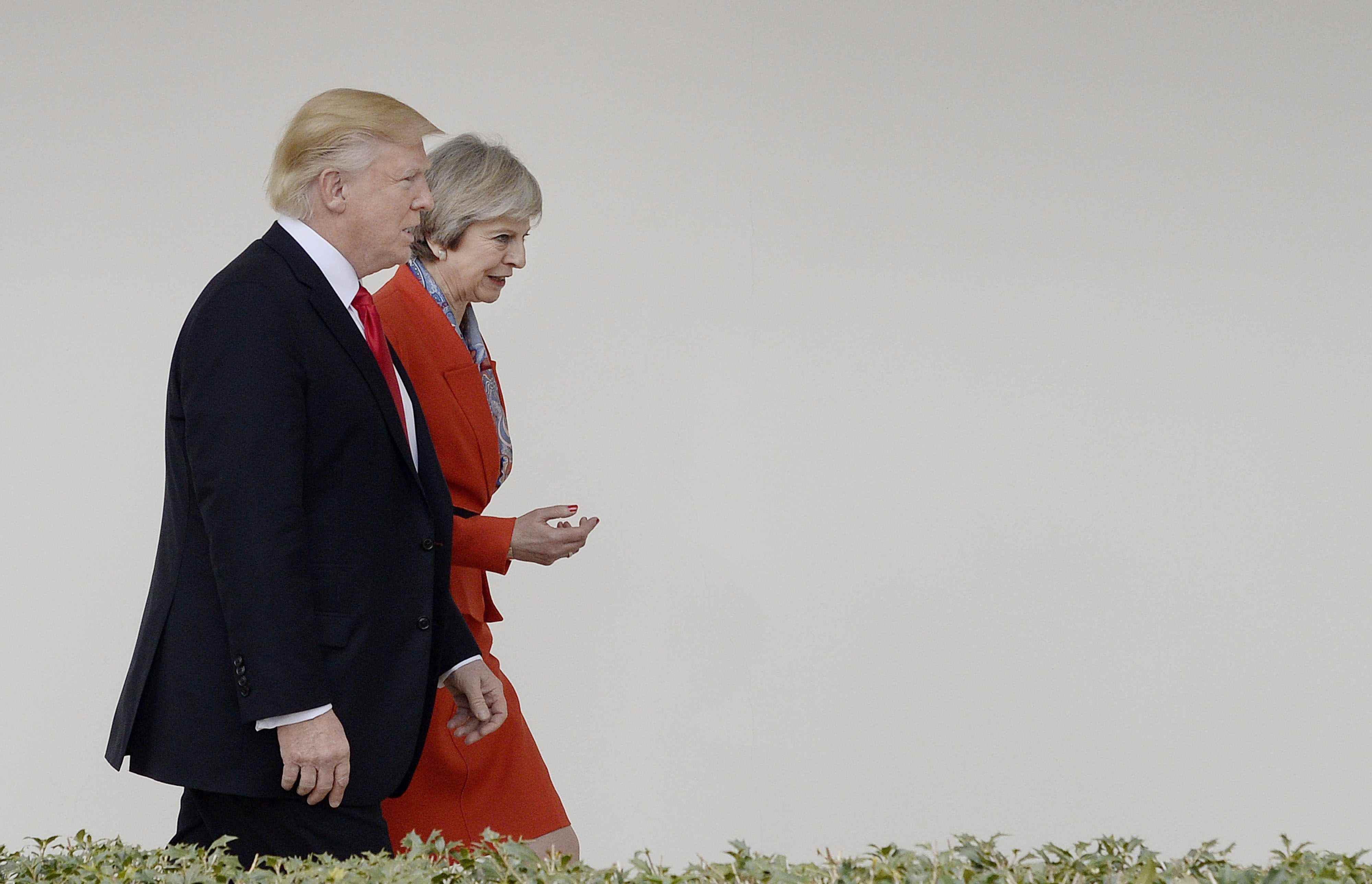 Trump y May subrayan su "relación especial" bilateral